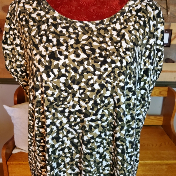 MICHAEL Michael Kors Camo Knit Elliptical Hem T Shirt - Picture 3 of 6